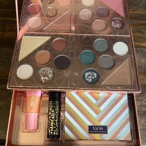 Never Used Tarte Eyeshadow Holiday Kit